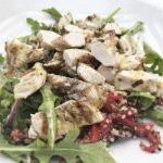 Salade grecque au poulet et au quinoa