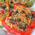 Poivrons farcis au quinoa et haricots noirs