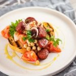 Salade de calamars, pois chiches & chorizo