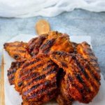 Poulet grillé épicé et fumé