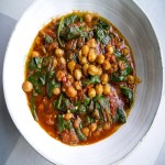 Ragoût de pois chiches, chorizo ​​et épinards