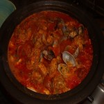 Boulettes de viande espagnoles aux palourdes, chorizo ​​et calamar