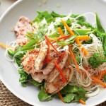 Salade thaïe de nouilles de riz