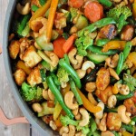Sauté de tofu, légumes verts et noix de cajou