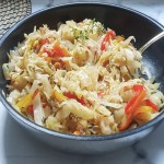 Chou cuit à la vapeur à la jamaïcaine