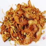 Poisson frit croustillant au gingembre et graines de soja fermentées (trey chien chuon)